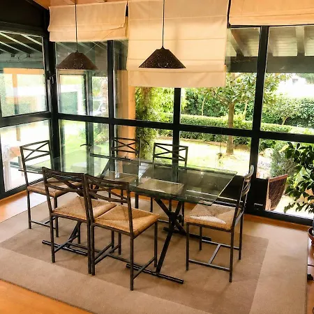 Casa Con Jardin En Novales, Entre Comillas, Santillana Y La Costa * Новалес