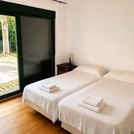 Vakantiehuis Casa Con Jardin En Novales, Entre Comillas, Santillana Y La Costa *