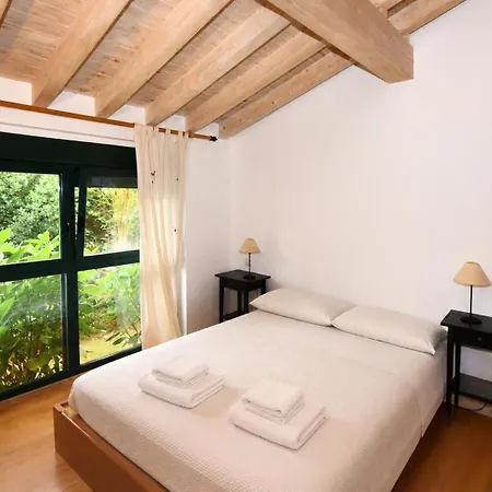 Casa Con Jardin En Novales, Entre Comillas, Santillana Y La Costa Дом отдыха *