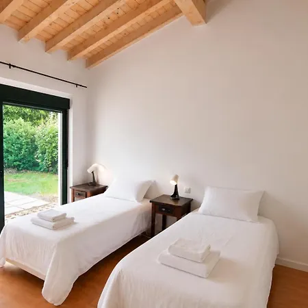 Дом отдыха Casa Con Jardin En Novales, Entre Comillas, Santillana Y La Costa Новалес